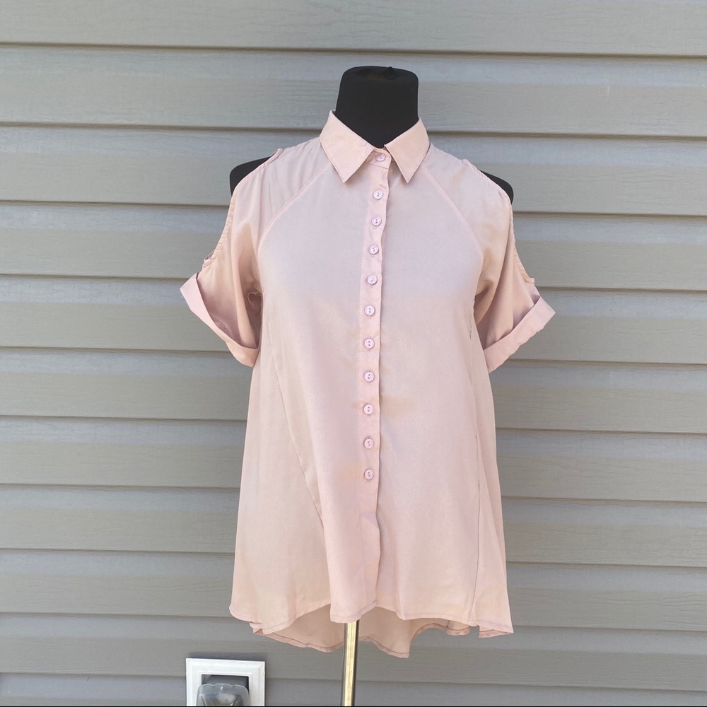 Rue 21 Cut-out Shoulder Button-up Blouse Medium